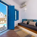 Seaside Breeze Hotel Kamári