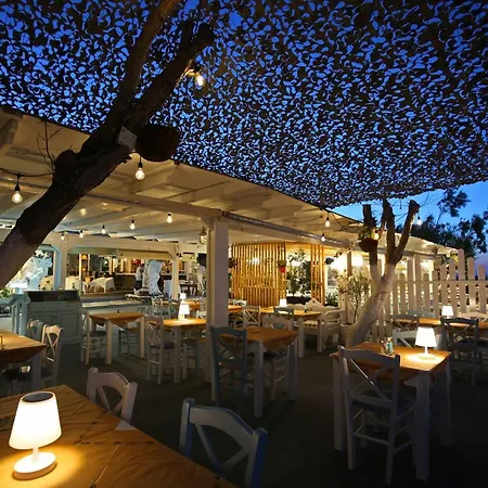 Seaside Breeze 2* Kamari (Santorini)