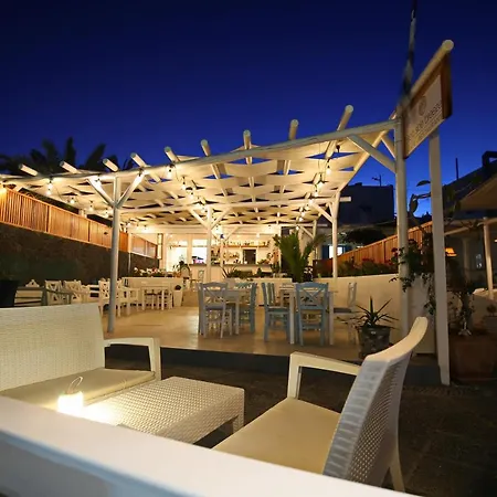 Seaside Breeze 2* Kamari (Santorini)