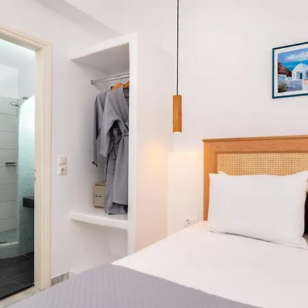 Seaside Breeze 2* Kamari (Santorini)