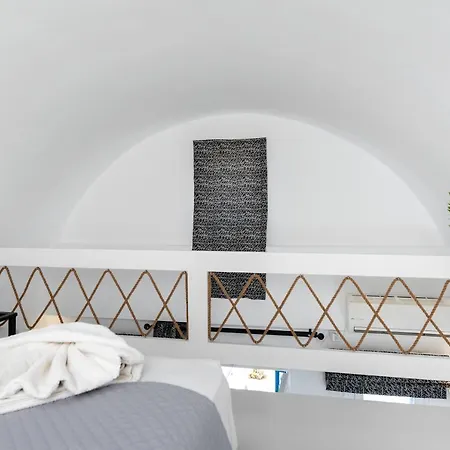Seaside Breeze Hotel Kamari (Santorini)