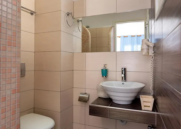 Otel Seaside Breeze Kamári