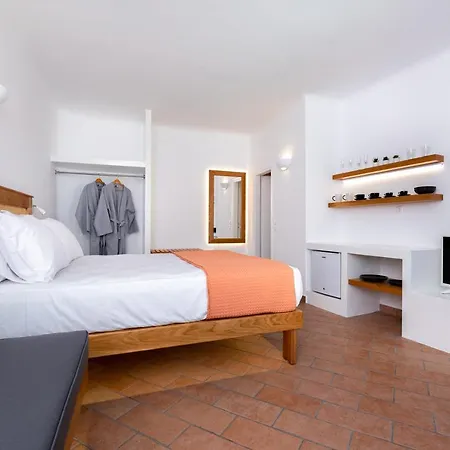 Seaside Breeze 3* Kamari (Santorini)