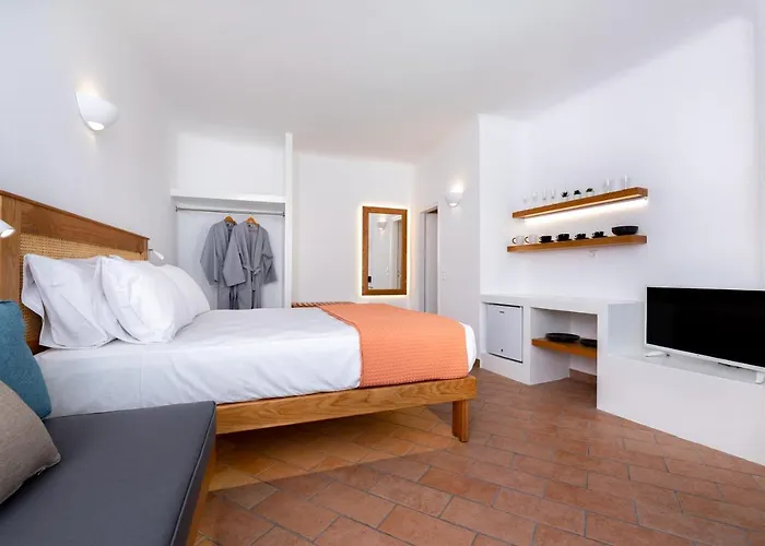 Seaside Breeze 3* Kamari (Santorini)