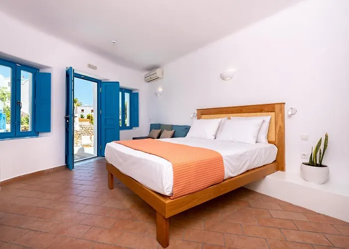 Seaside Breeze Kamari (Santorini)