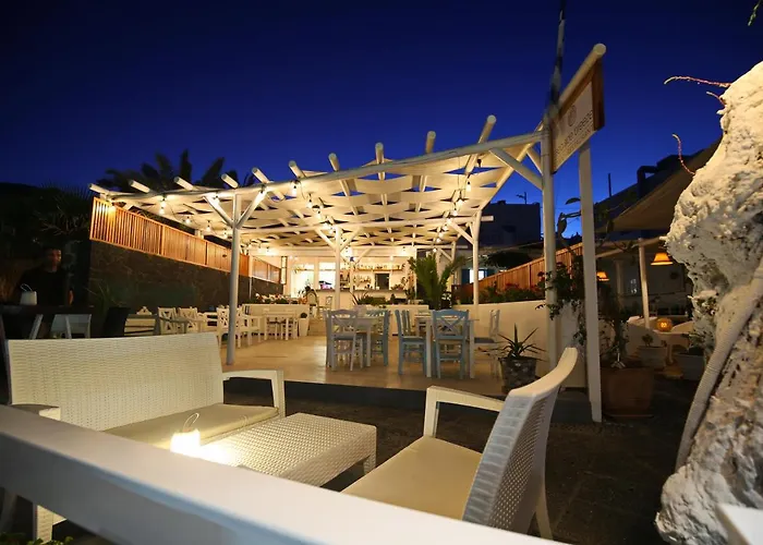 Seaside Breeze 3* Kamari (Santorini)