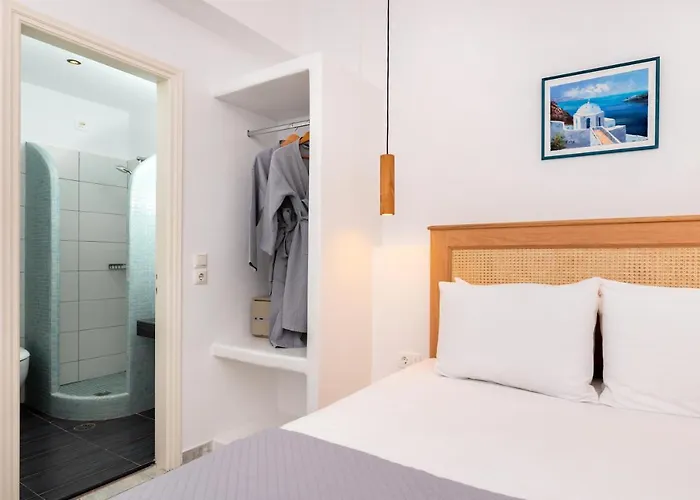 Seaside Breeze 3* Kamari (Santorini)