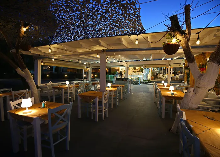 Seaside Breeze 3* Kamari (Santorini)