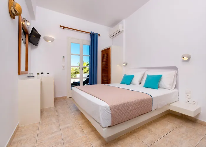 Seaside Breeze 3* Kamari (Santorini)