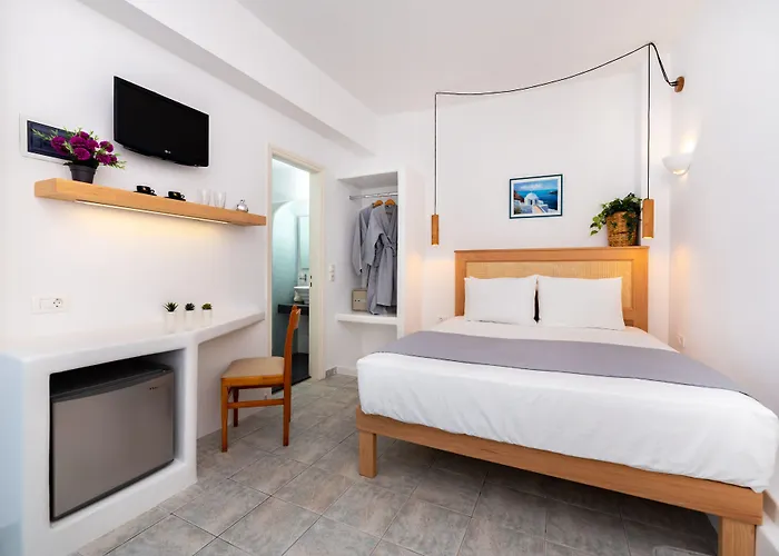 Seaside Breeze Hotel Kamari (Santorini)